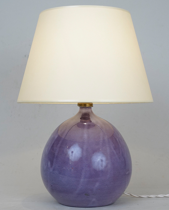 L 362 – Lampe violette    Haut : 35 cm / 13.8 in.