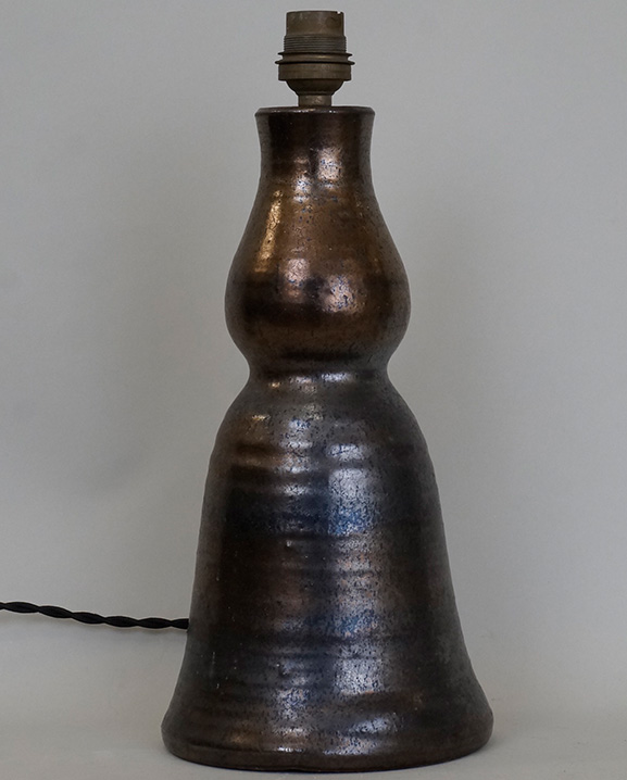 L 567 – Lampe M Drillon   Haut : 61 cm / 24 in.