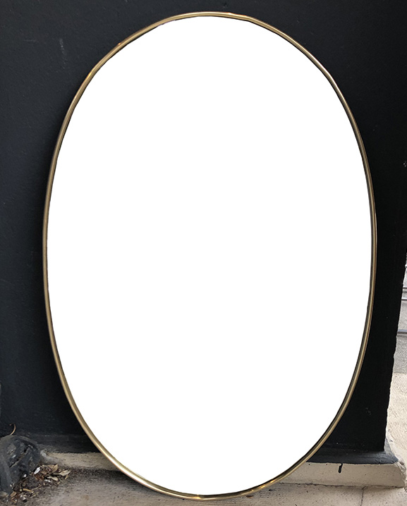 M 409 – Miroir en laiton 20ème  H: 88 cm  L: 58 cm