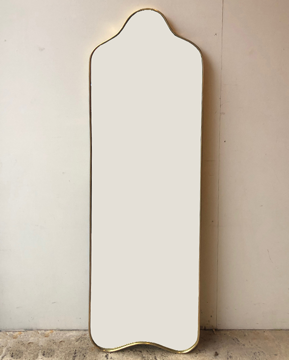 M 494 – Miroir en laiton 20ème  H: 155 cm L: 45 cm