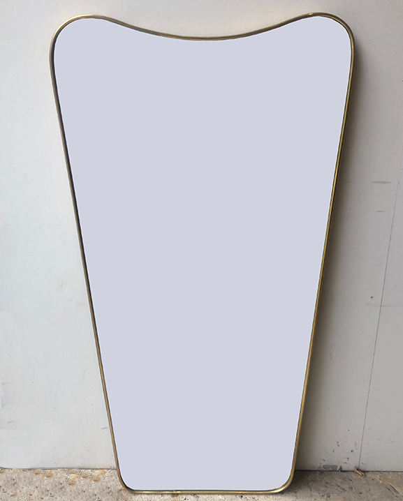 M 495 – Miroir en laiton 20ème  H: 123 cm L: 63 cm