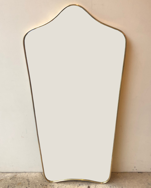 M 492 – Miroir en laiton 20ème  H: 120 cm L: 62 cm