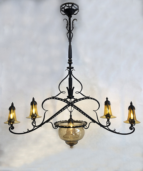 L 849 – Lustre en ferro battuto     Haut : 142 cm